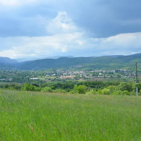 Nid Douillet En Ardeche Chomerac